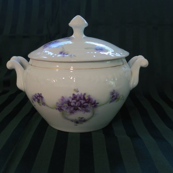 Vintage Floral Large Covered Serving Piece/Platter - Picture 3 of 12